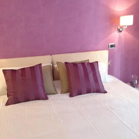 Napoliday Couette-café 3*